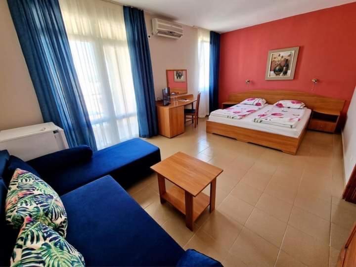 Family Hotel Selena Nesebar Exterior photo