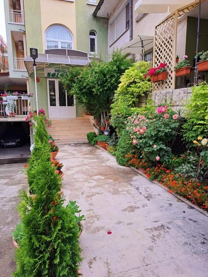 Family Hotel Selena Nesebar Exterior photo