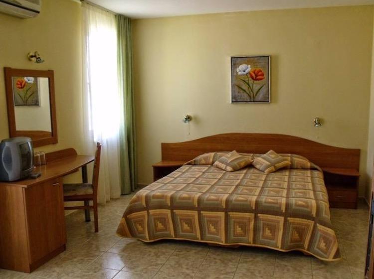 Family Hotel Selena Nesebar Exterior photo