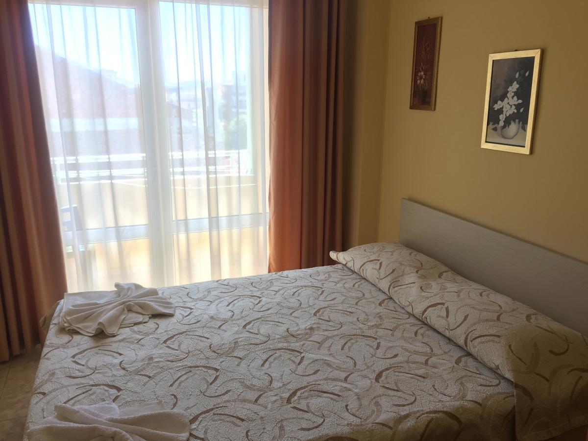 Family Hotel Selena Nesebar Exterior photo